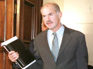 Οι ελληνικές Αρχές μπορούν να αντιμετωπίσουν τον άνθρακα διαβεβαιώνει ο Παπανδρέου