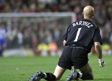 Στο πλευρό του Μπαρτέζ οι συμπαίκτες του