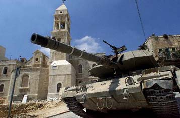 Εισβολή τεθωρακισμένων του ισραηλινού στρατού στα παλαιστινικά εδάφη