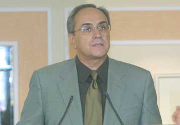 Επικρίσεις Κωνσταντόπουλου για τη διαφοροποίηση της Μ.Δαμανάκη από τις θέσεις του ΣΥΝ