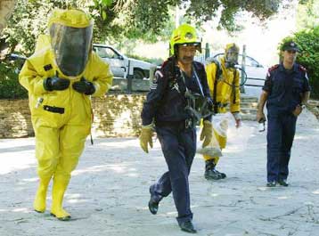 Στον εισαγγελέα τέσσερα άτομα για αποστολή φακέλου με λευκή σκόνη