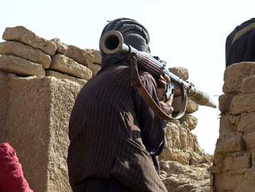 Για 200 νεκρούς κάνουν λόγο οι Ταλιμπάν – Νεκρός ο 10χρονος γιος του μουλά Ομάρ