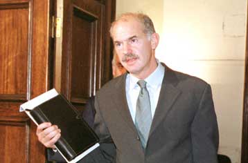 Επίσημη επίσκεψη στο Ιράν θα πραγματοποιήσει στις 2 και 3 Νοεμβρίου ο Γ.Παπανδρέου