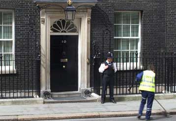 Εξαιρούνται οι ηθοποιοί από τα μέτρα κατά του θρησκευτικού ρατσισμού στη Βρετανία