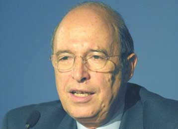 Τη στήριξή του στον Λαλιώτη για γραμματέα του Κινήματος εξέφρασε ο Σημίτης