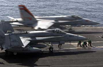 Αμερικανικό αεροσκάφος βομβάρδισε κατά λάθος θέσεις της Βόρειας Συμμαχίας