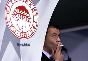 Μπαίνει για τη νίκη «και μόνο» ο Ολυμπιακός στο Old Trafford