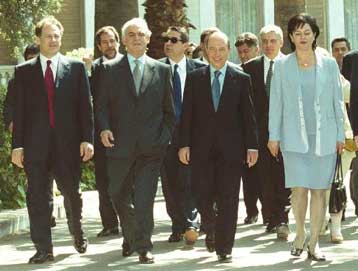 Ευρύτατος -όπως αναμενόταν- ο ανασχηματισμός