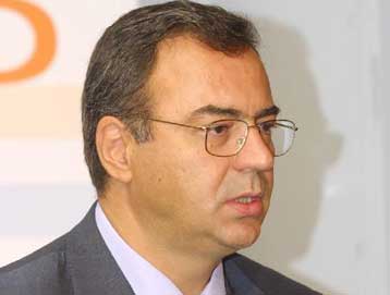 Ο Νίκος Χριστοδουλάκης στο τιμόνι της ελληνικής οικονομίας