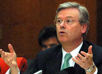 Για βιολογική τρομοκρατία στην ΕΕ προειδοποιεί ο αρμόδιος επίτροπος