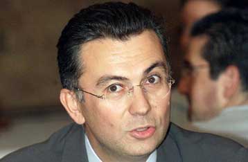 Επικρίσεις από τα κόμματα για τις αλλαγές στο κυβερνητικό σχήμα