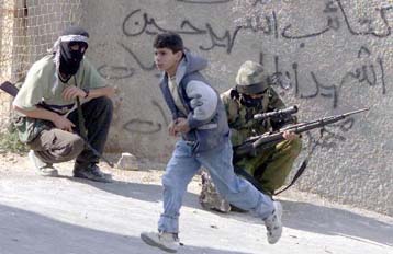 Αλλοι δύο Παλαιστίνιοι νεκροί από πυρά Ισραηλινών στρατιωτών – Συνομιλίες Πάουελ και Πέρες