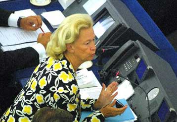 Τον προϋπολογισμό του 2002 εξέτασε το Ευρωπαϊκό Κοινοβούλιο