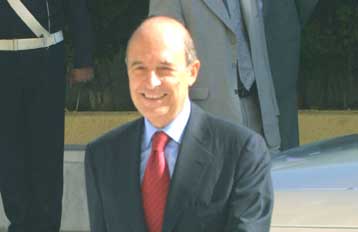 Τις υποχρεώσεις των μελών της κυβέρνησης υπενθύμισε στο Υπουργικό Συμβούλιο ο Σημίτης