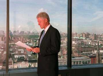 Φάκελο με το βακτήριο της σαλμονέλας έλαβε ο Κλίντον