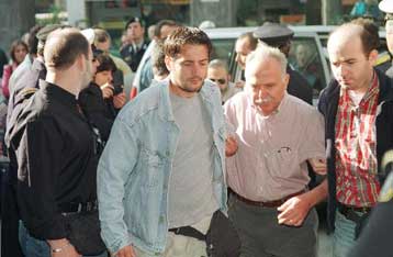 Τρεις προφυλακιστέοι για την έκρηξη στο «Sailor»