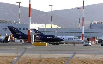 Έως και 60% μειώνονται τα τέλη στάθμευσης στο αεροδρόμιο των Σπάτων