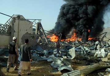 Σφυροκοπήθηκε η Καμπούλ μετά την «κατά λάθος» επίθεση κατά του Ερυθρού Σταυρού