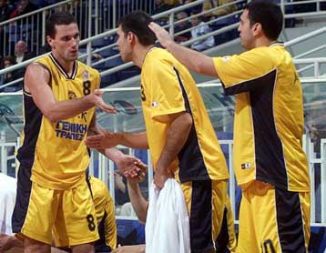 Επίδειξη δύναμης από Ηρακλή – Αήττητη η ΑΕΚ