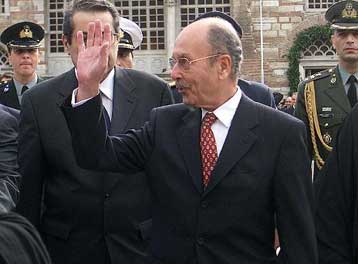 Η εξ ανατολών απειλή εξακολουθεί να υφίσταται, τονίζει ο Κ.Στεφανόπουλος