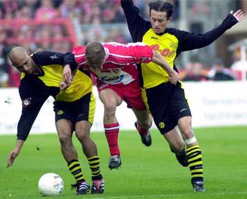 Νίκες για τα φαβορί του γερμανικού πρωταθλήματος, ισοπαλία για Καϊζερσλάουτερν – Σάλκε