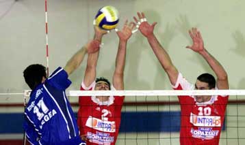 Ο Ολυμπιακός κέρδισε το ντέρμπι με τον Ηρακλή 3-1