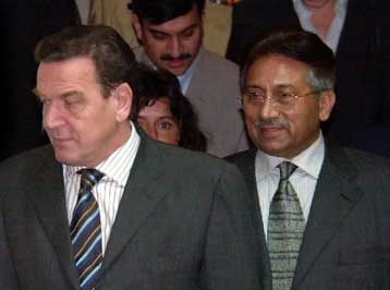 Το μετα-Ταλιμπάν καθεστώς πρέπει να τεθεί υπό την αιγίδα του ΟΗΕ, λέει ο Γκ.Σρέντερ