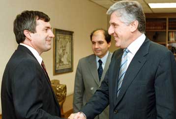 Για τη συνεργασία Ελλάδας – ΗΠΑ συζήτησαν ο ΥΠΕΘΑ και ο Αμερικανός πρεσβευτής