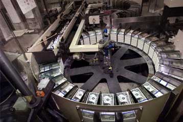 Πτώση του δολαρίου εν αναμονή «κακών μαντάτων» για την αμερικανική οικονομία