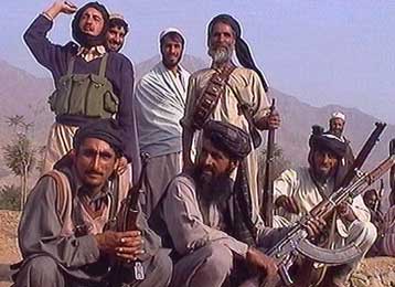 Έχουμε συλλάβει Αμερικανούς, υποστηρίζουν οι Ταλιμπάν – Οι ΗΠΑ ενισχύουν το στόλο