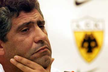 Ηρεμία ζητά ο Σάντος για τη ρεβάνς της ΑΕΚ με την Όσιγεκ