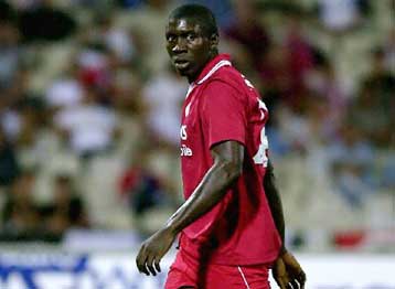 Ελεύθερος αφέθηκε ο Ζίζι Ρόμπερτς – Συμπεριλήφθηκε στην αποστολή του Ολυμπιακού