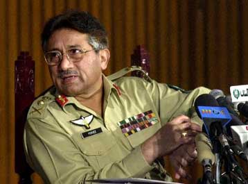 Πολιτικό τέλος του πολέμου στο Αφγανιστάν βλέπει ο Μουσαράφ