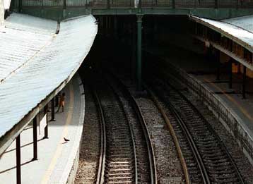 Διακοπή της κυκλοφορίας των συρμών του ΗΣΑΠ λόγω ύποπτου πακέτου