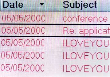 Παραλλαγή του ιού υπολογιστών Nimda εξαπλώνεται στην Ασία