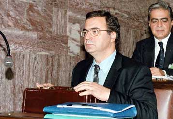 Στο 4% ο ρυθμός ανάπτυξης το 2001 λέει ο Νίκος Χριστοδουλάκης