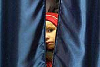 Αμαρτίες γονέων…: Κακοποιημένα κορίτσια, αυτοκαταστροφικές γυναίκες