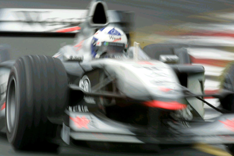 Ο D.Coulthard θα διεκδικήσει τον τίτλο του 2002, σύμφωνα με τον R.Dennis