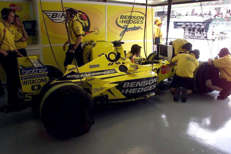 H VW διαψεύδει -ξανά- την εμπλοκή της στη Formula 1