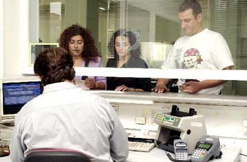 Από 1η Νοεμβρίου μέχρι και 14 Δεκεμβρίου η προμήθεια των τελών κυκλοφορίας 2002