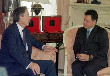 Για τρομοκρατία και Μεσανατολικό συζήτησε ο Βρετανός πρωθυπουργός με τον Αμπντάλα