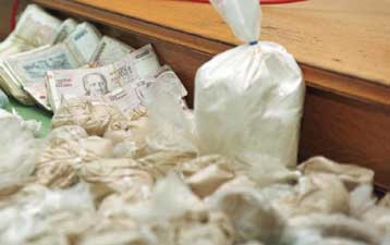 Το Σάββατο θα απολογηθούν οι συλληφθέντες για τη μεταφορά κοκαΐνης στην Ελλάδα