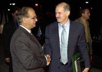 Αλληλεγγύη προς το Πακιστάν στον αντιτρομοκρατικό αγώνα εκφράζει ο Γ.Παπανδρέου