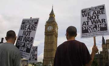 Οι Βρετανοί βουλευτές προσέφεραν ψήφο υποστήριξης στην επιλογή πολέμου του Μπλερ