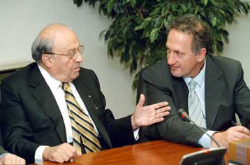 Αντίθετος ο υπουργός Εσωτερικών στη δημιουργία μητροπολιτικού δήμου