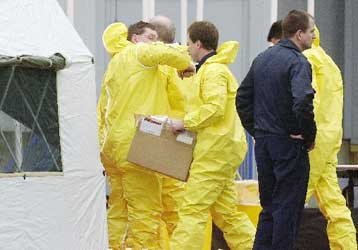 «Ύποπτες» επιστολές στην πρεσβεία των ΗΠΑ στην Αθήνα και στη βάση της Σούδας