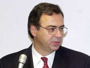 Έρχονται και άλλες συγχωνεύσεις, προβλέπει ο υπουργός Εθνικής Οικονομίας