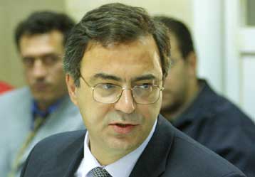 Το ασφαλιστικό θα λυθεί μέχρι το 2004, δηλώνει ο Ν.Χριστοδουλάκης