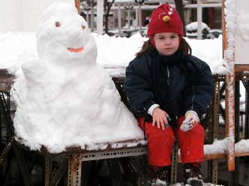Στη δίνη της κακοκαιρίας ολόκληρη η χώρα – Μία γυναίκα έχασε τη ζωή της