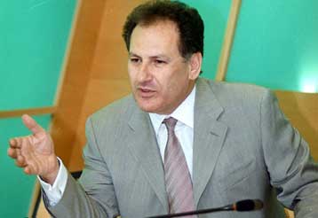 Με στοιχεία επανήλθε στο θέμα των συμβάσεων του «Ελ.Βενιζέλος» ο Λαλιώτης